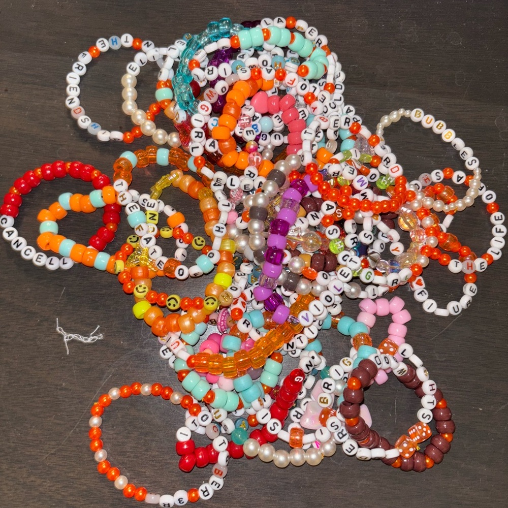 TS The Life of A Showgirl Friendship Bracelets Set